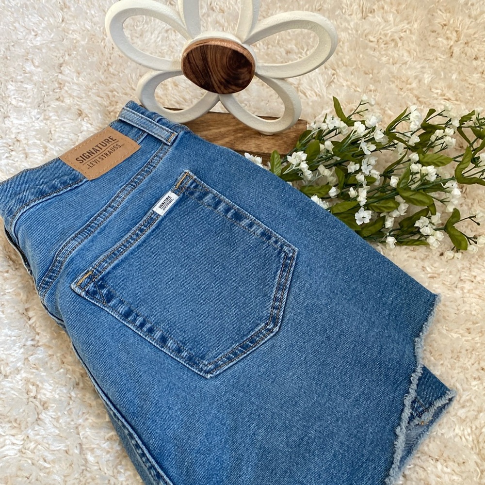 Signature by Levi Strauss Heritage High-Rise Shorts Size 14